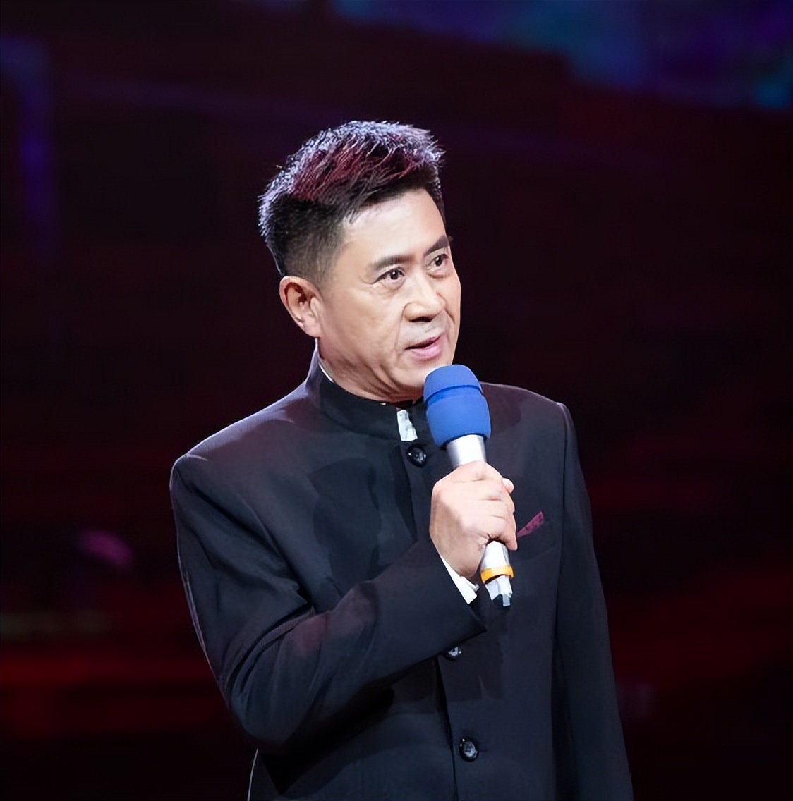 老戏骨们刚出道时多好看?唐国强英气逼人洪剑涛不演贾宝玉可惜了