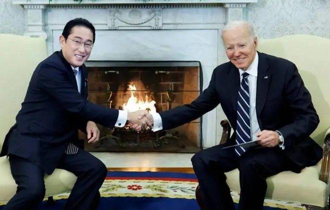 突发俄罗斯军舰,俄罗斯军舰突然开火视频