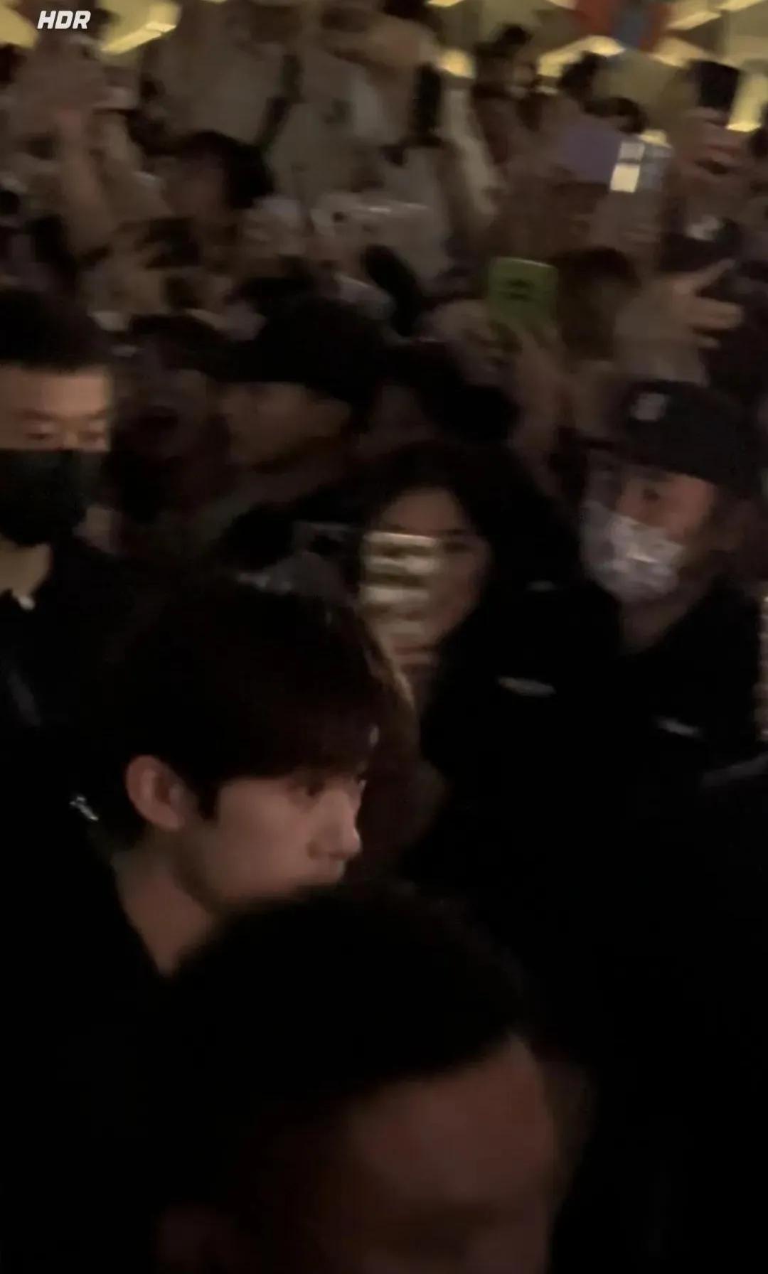 易烊千玺压轴出席阿玛尼活动,易烊千玺出席阿玛尼