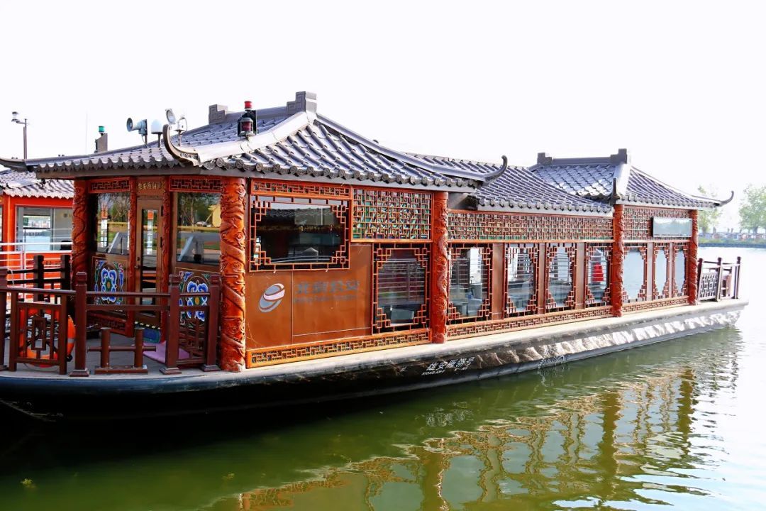 盛夏时节荷花盛开,盛夏去看荷花