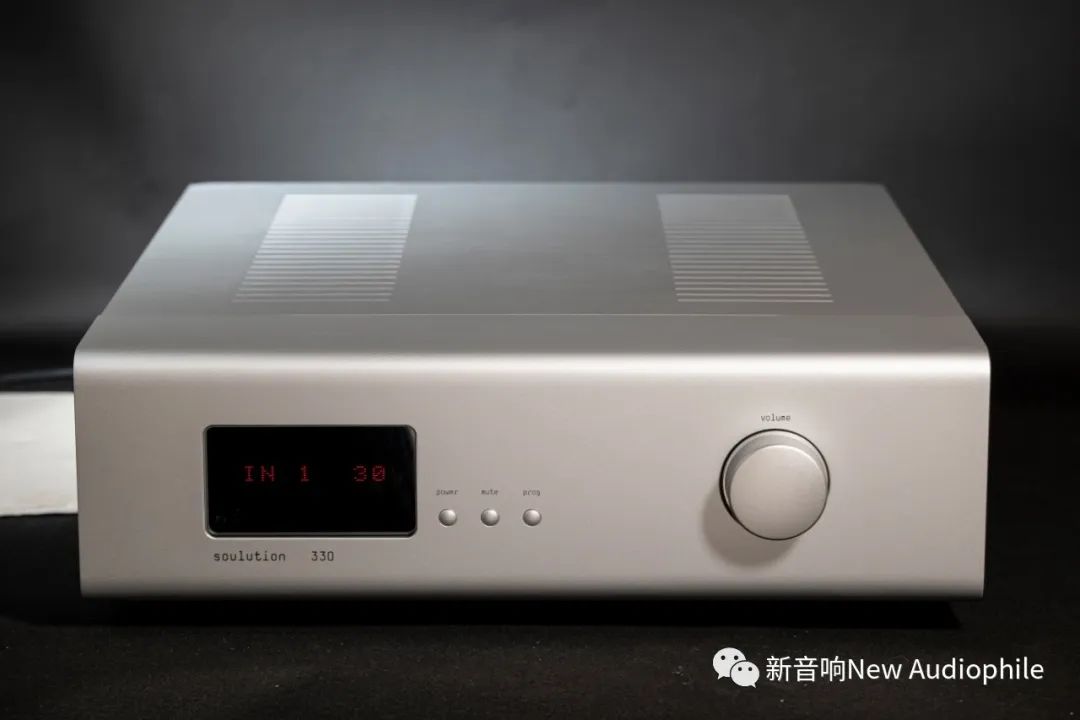 极简主义的极致设计,瑞士登峰330功放