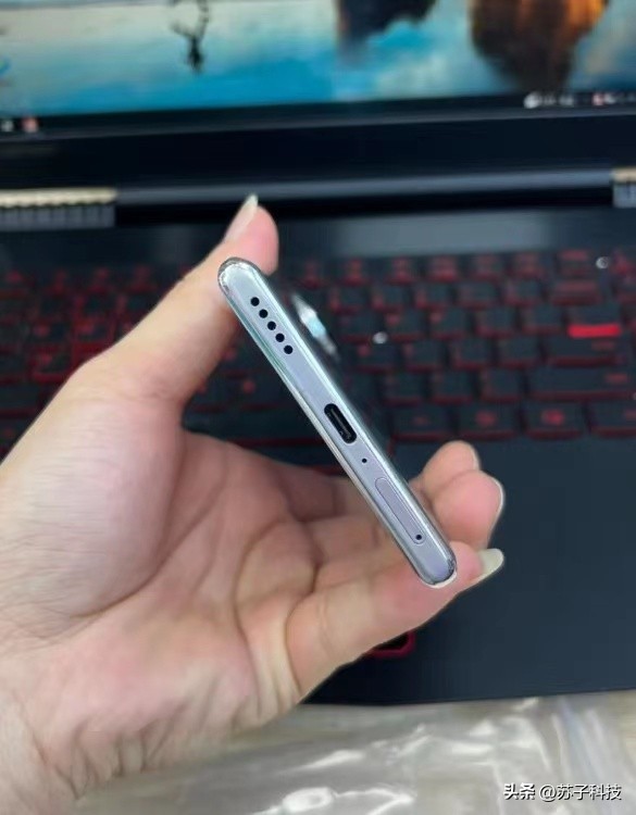 荣耀70系列定价2699起值得购买吗,荣耀70标配版到手价2099元