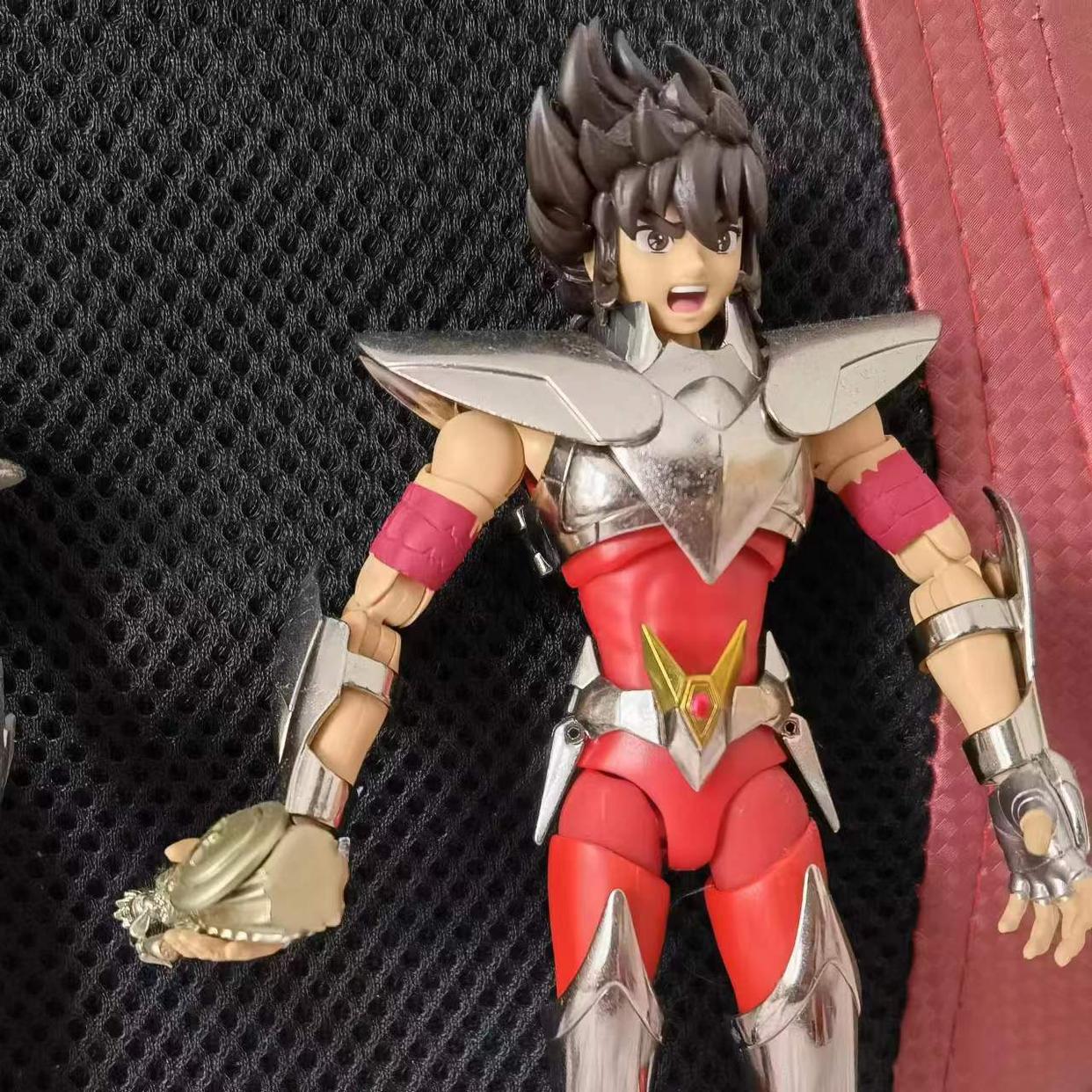 不愧是大魔王日漫,圣斗士星矢四件神秘圣衣