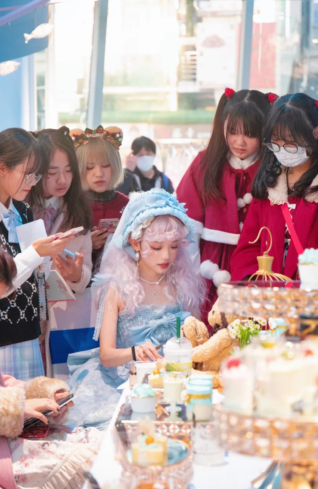 为三坑少女打造城市迪士尼，诗与万花镜帮助Z世代争夺审美话语权