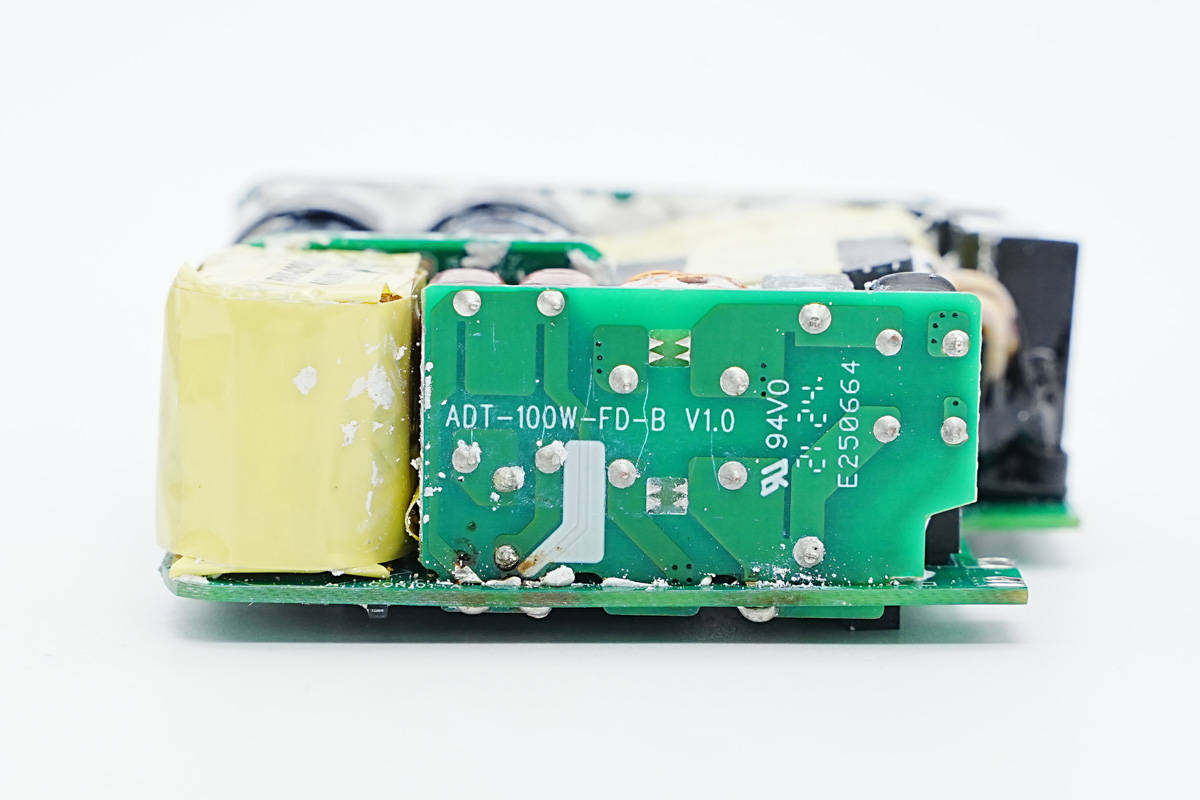 倍思氮化镓120w充电器拆解,倍思65w氮化镓红色版充电器拆解