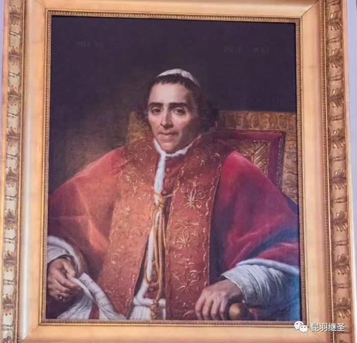 西史失算，破绽连连：真假故事都往巴黎圣母院里装，结果自相矛盾