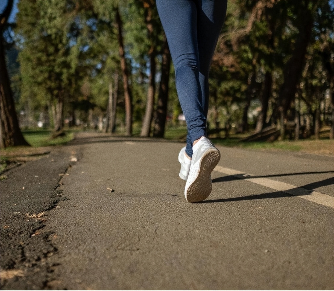 一定要好好的保护好自己的膝关节,怎么保护膝盖记住这七点就够了