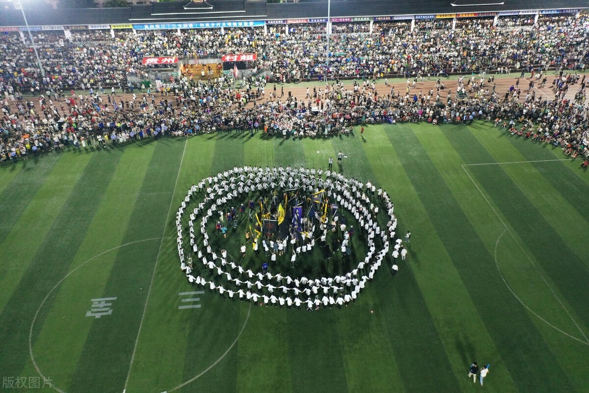 贵州村超引发的全国足球热情,贵州村超掀起“足球热浪”