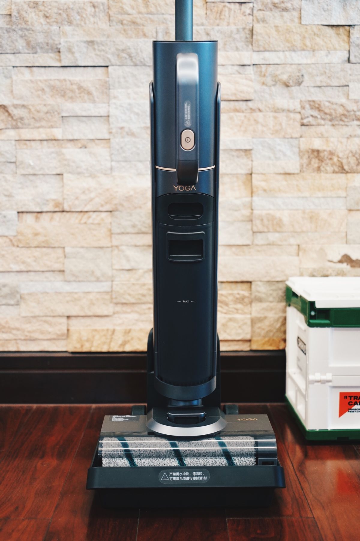 高效地面清洁,联想YogaLifeV7无线洗拖一体机轻体验