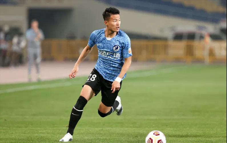 大连人1:1上海海港集锦,大连人2-3上海海港现场球迷助威