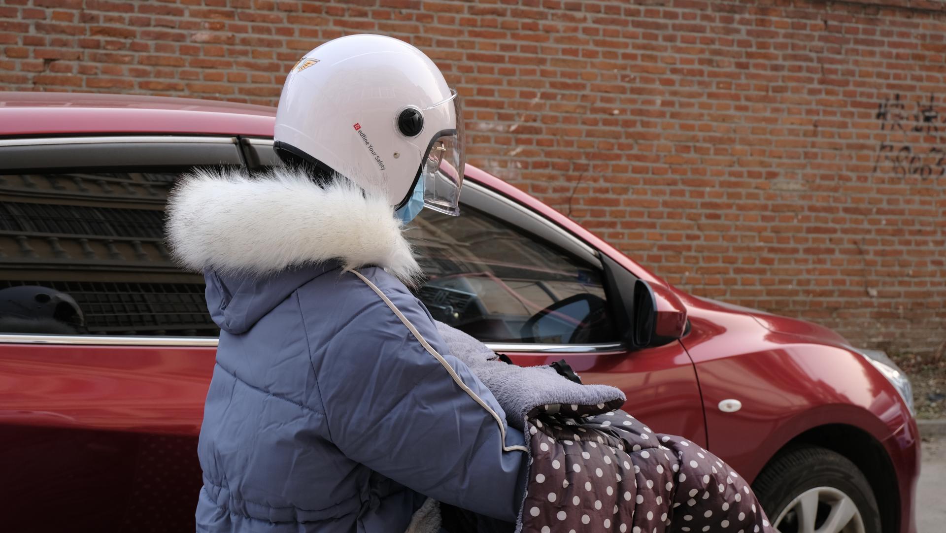 安全四季通用电动车头盔,电动车安全头盔四季通用抗摔可爱