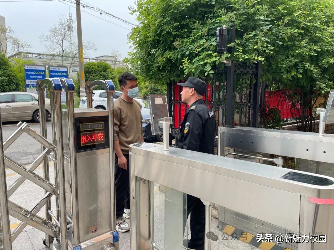 防暴演练呵护平安校园,防暴演练进校园筑起安全第一线