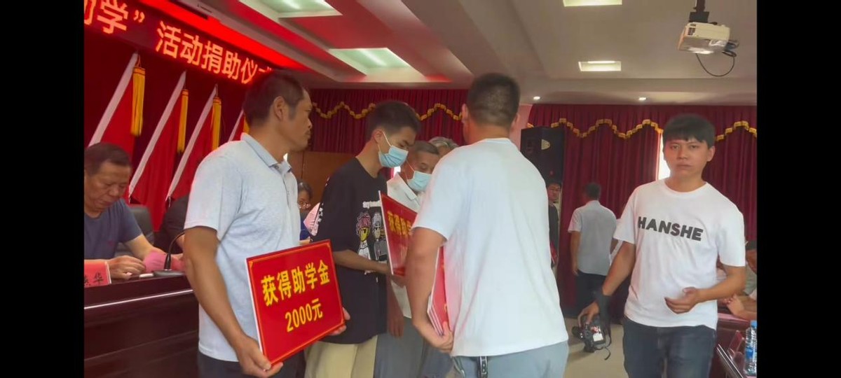 回乡创业发展电商公司的案例,在外面打工二十多年回乡创业