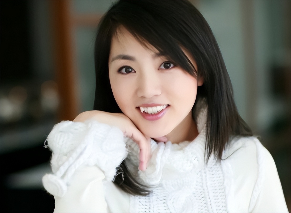 央视气象一姐杨丹近照曝光,央视气象女神杨丹私下露面