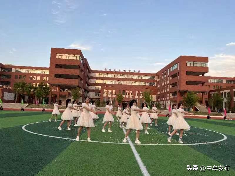 狼城岗镇第一初级中学足球文化节,中牟县狼城岗镇初级中学足球比赛