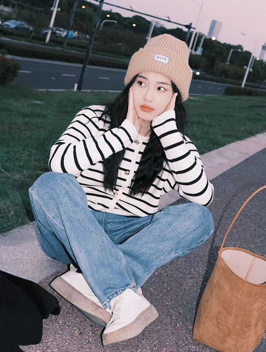 今年最流行凉鞋中跟圆头鞋,今年开春小白鞋失宠了