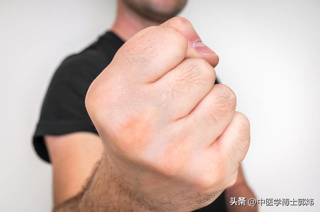 手指麻木气血不和吃什么中药,手脚容易麻是血虚还是血瘀不通