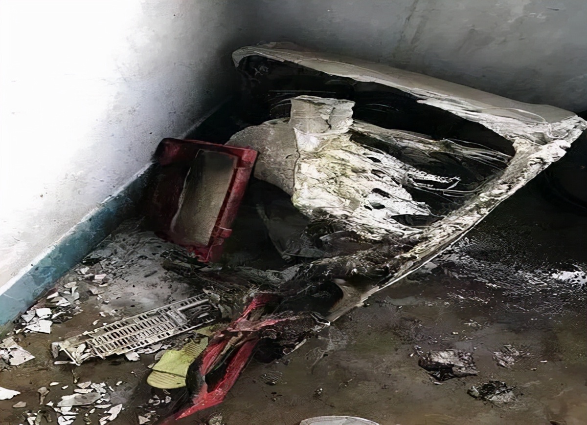 洗衣机爆炸炸出石头,洗衣机爆炸飞出巨石