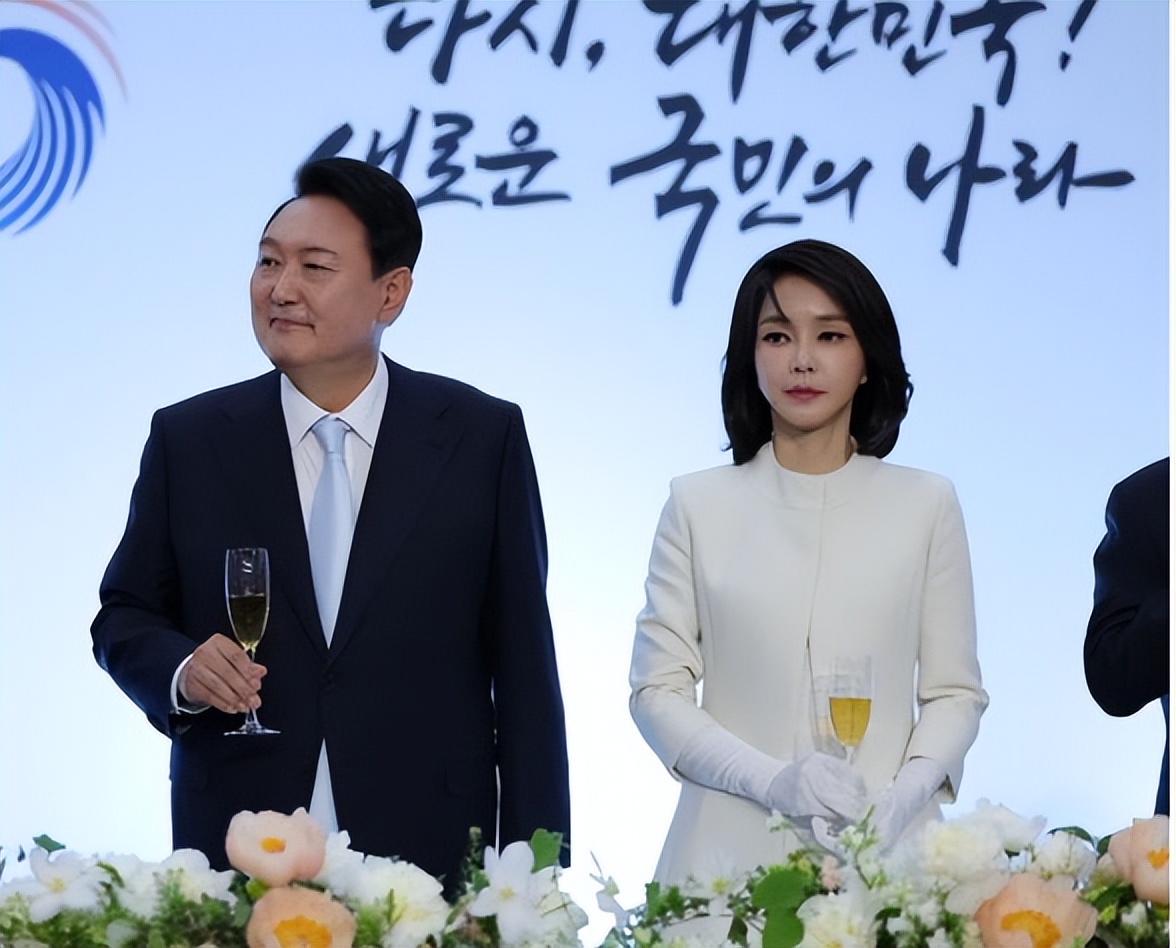 真假安娜身份被揭穿,真假安娜韩剧哪里看