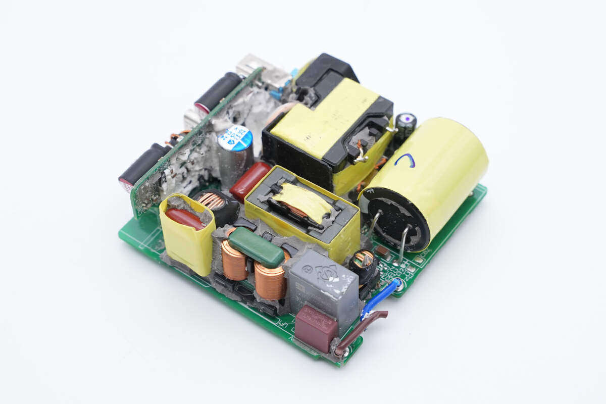 工厂品牌直销，售价489元值不值得买？100W氮化镓充吧拆解