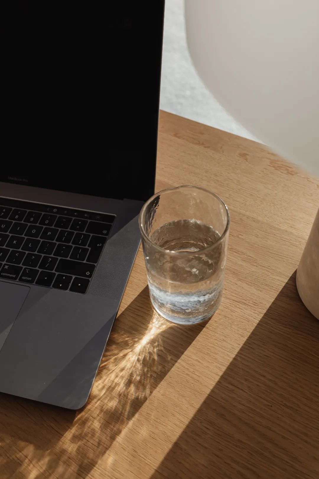 颓废的一天又快过去了,颓废的日子我总有些难过