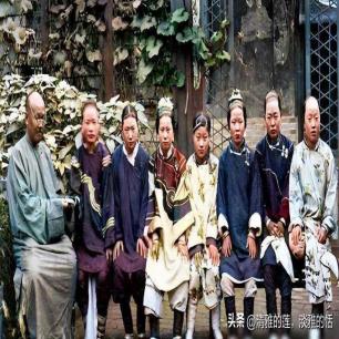 日军抽打伪军,日寇残忍的暴行