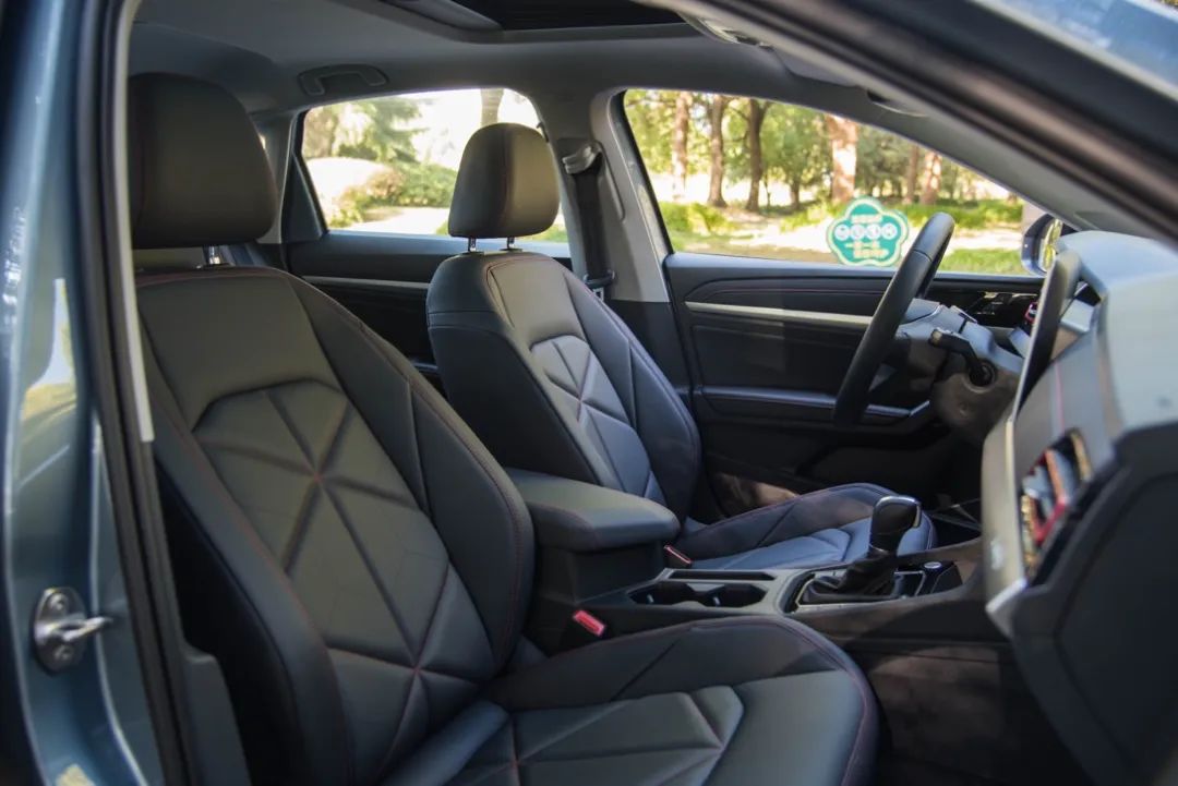 新款朗逸星空版比经典款贵多少,新朗逸星空版经典版你会怎么选