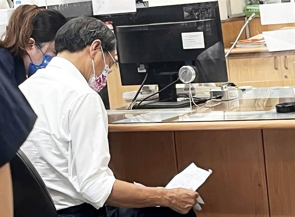 灞忎笢鍘块暱閫変妇閲嶆柊璁＄エ缁撴灉,灞忎笢鍘块暱閫変妇娉曢櫌鎬庝箞鍒ょ殑