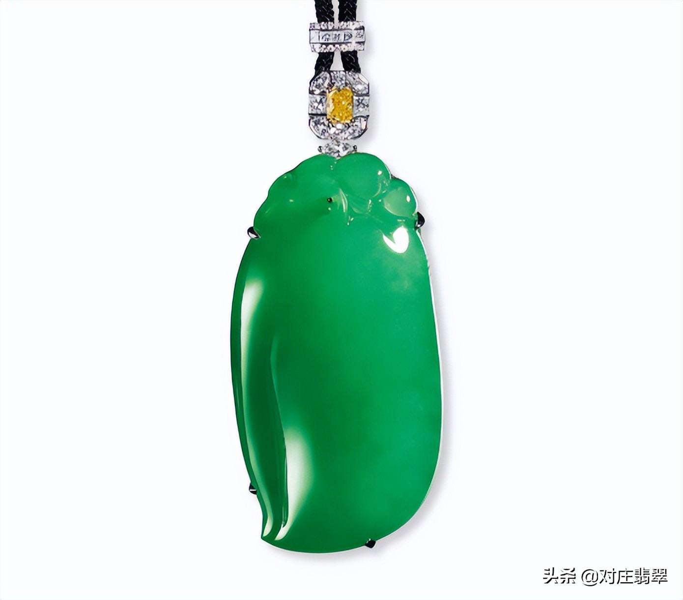 清代阳绿翡翠雕件,清代翡翠糯冰种雕件价格