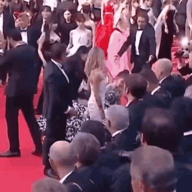 戛纳红毯范冰冰艳压群芳,范冰冰再次惊艳戛纳红毯