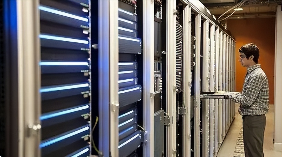 全球13台根服务器，美国10台中国1台没有，若被关闭服务怎么办？