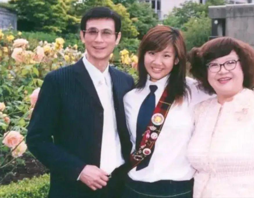 肥姐女儿郑欣宜,肥姐女儿郑欣怡