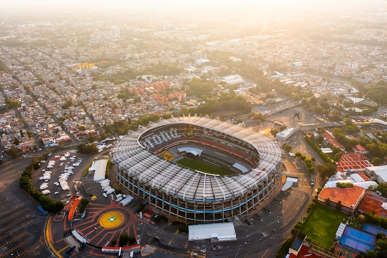 控球率不再是强队与弱队之间明显的分界，超级前锋的黄金年代！