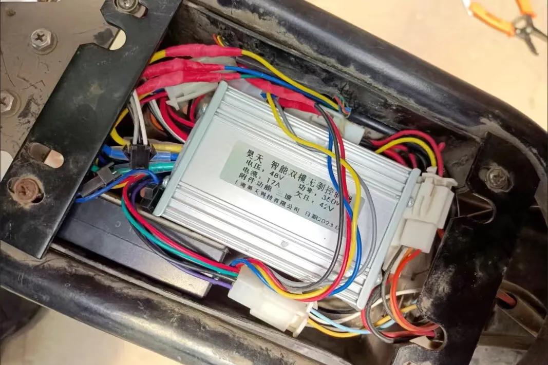 电动车加电门不会走是什么原因,电动车有电不走维修设备