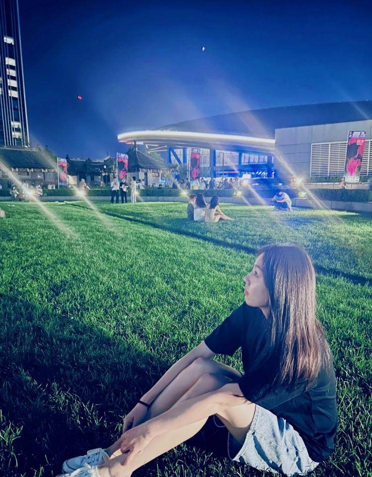 中国女篮王思雨照片好看一点的,徐杰和张茹王思雨身高啥关系