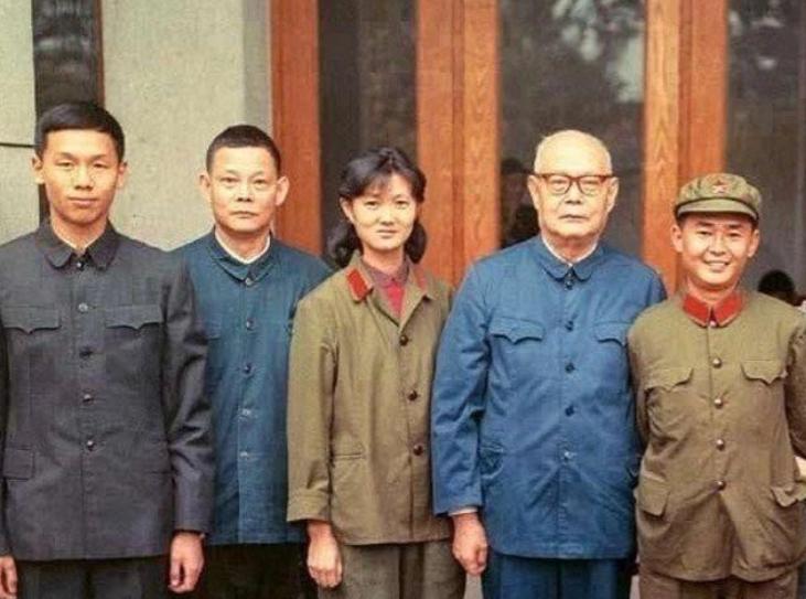 叶向真回忆父亲*剑英叶**：为陈毅病情拍桌发怒