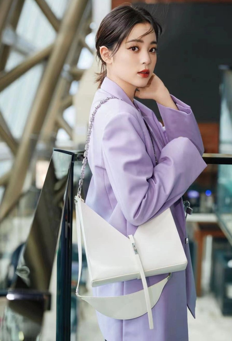 欧阳娜娜和谁撞衫了,古力娜扎撞衫超模何穗