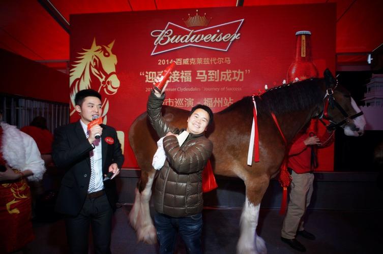 乘风破浪的啤酒：三代人孕育的“啤酒之王”，为何会*身卖**英博？