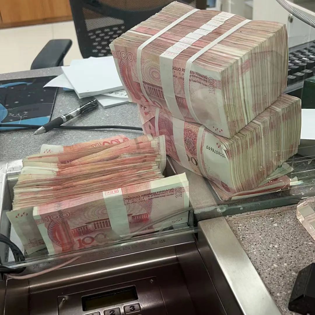 越来越多年轻人开始存钱,2022存款暴增原因