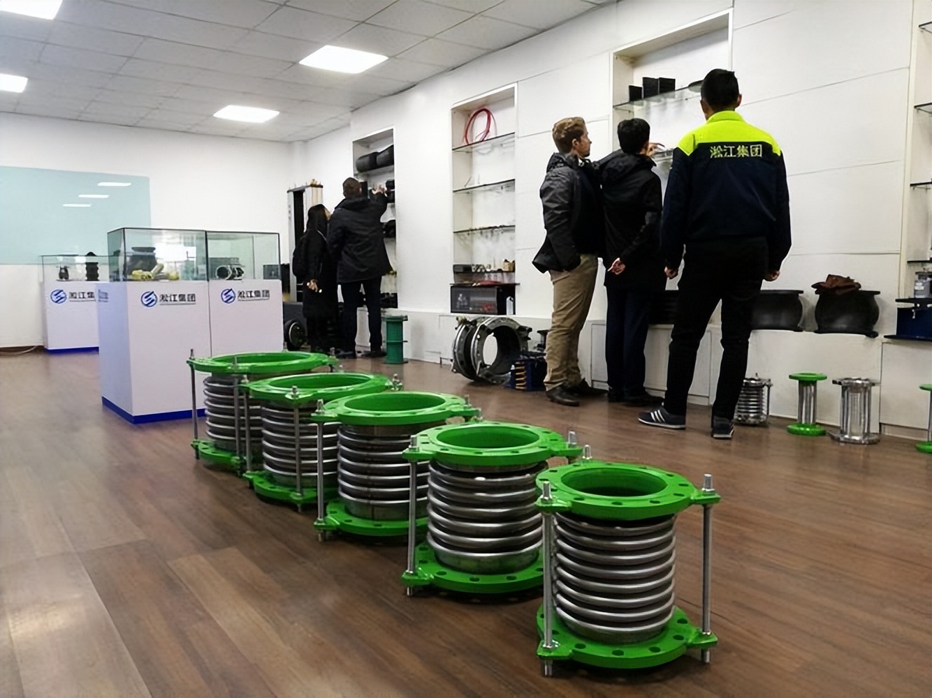 汽车减震器，能有效提升乘车舒适性！它是如何工作的？