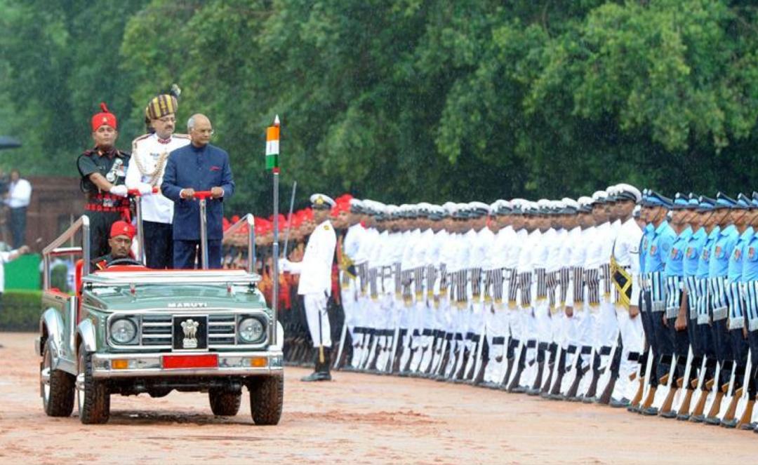 印度总统的检阅车是吉姆尼？