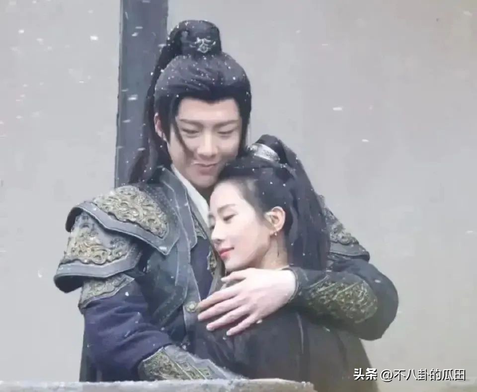 来瓜！知名男星被曝离异有娃，年龄造假，狗仔喊话不要瞒着粉丝