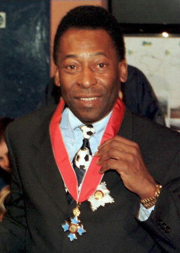 女王授勋贝克汉姆,第一任球王贝利