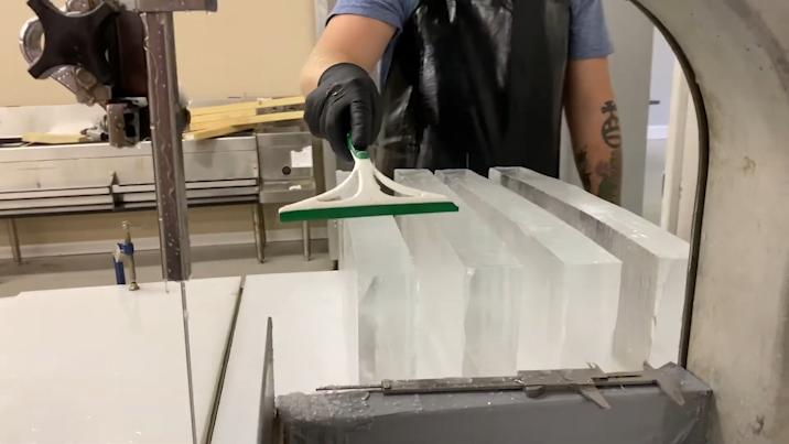 制冰厂大冰块制冰原理,制冰块厂为什么很赚钱