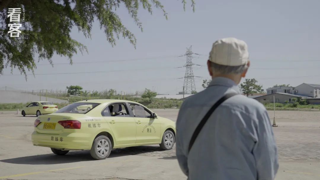 开歼20飞行员可以考驾照吗,1982年试飞员歼8