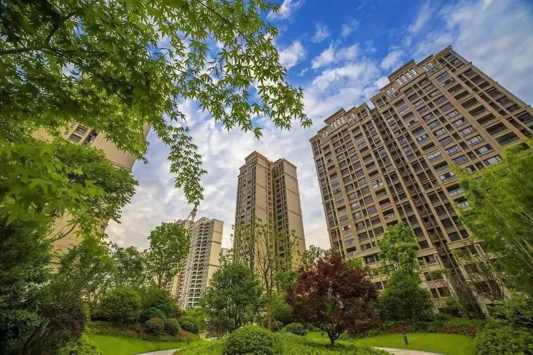 30层高层15楼16楼优缺点,高层15层顶楼的优缺点有哪些