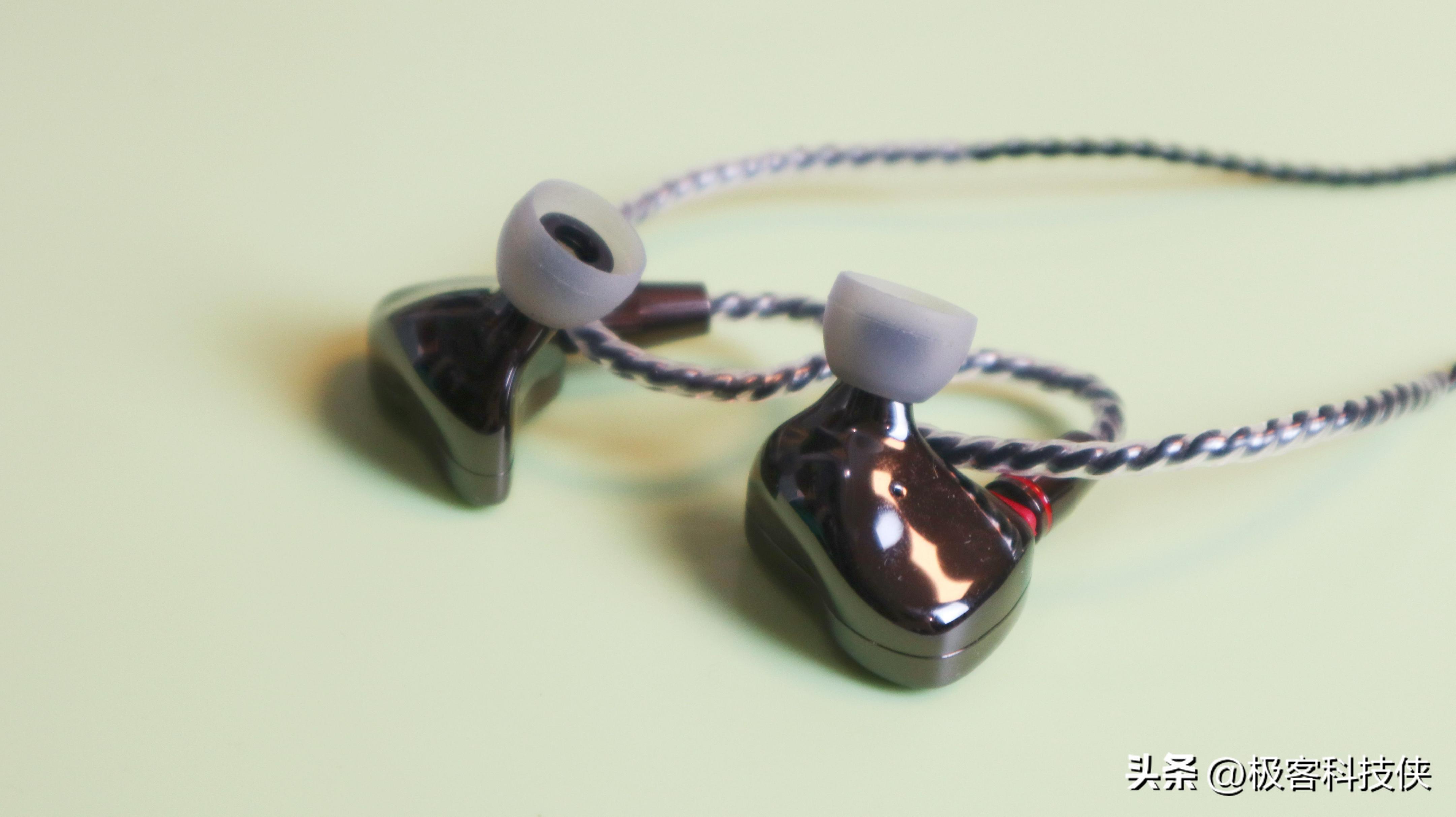 ikko鑹惧埢鑰虫斁,鑹惧埢ikko10s