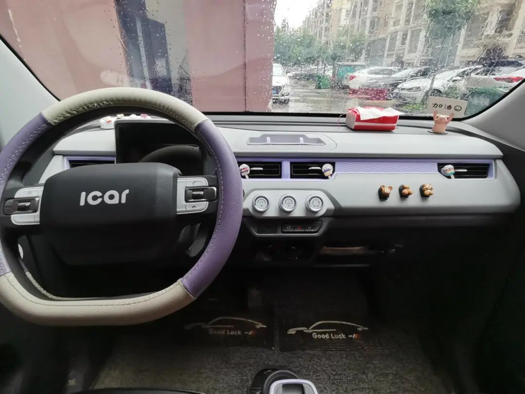 宏光miniev和奇瑞qq冰淇淋,五万块钱五菱宏光mini