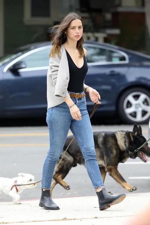 银翼杀手2049安娜德阿玛斯被踩碎,银翼杀手美女