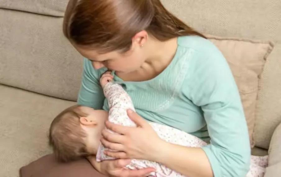 新生儿为什么一吃母乳就瞌睡,新生儿为什么吃奶吃一会就睡着